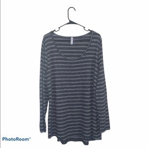 LuLaRoe 2XL Long sleeve top gray and white stripes
